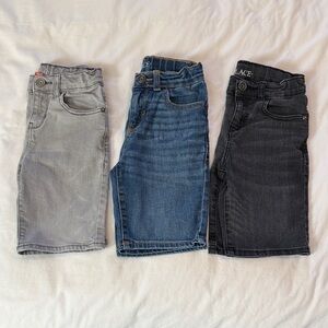 The Children’s Place, kids size 6, Denim Shorts Set - Gray, Blue, and Black